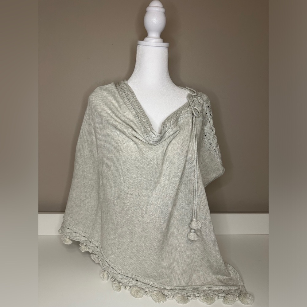 Lily Pulitzer Off Shoulder Gray Shawl